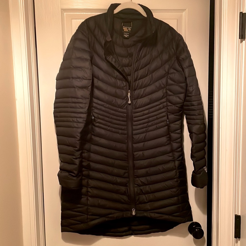 Women’s Mountain Hardware down puffer parka, large black